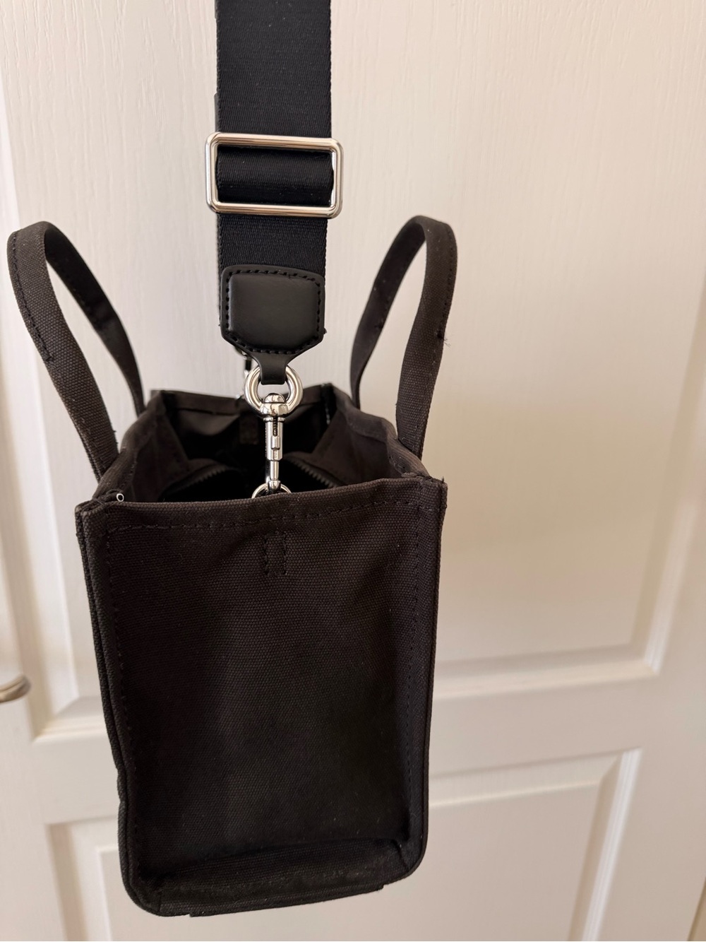 Marc Jacobs Black Canvas Small Tote Bag - Picture 6 of 9